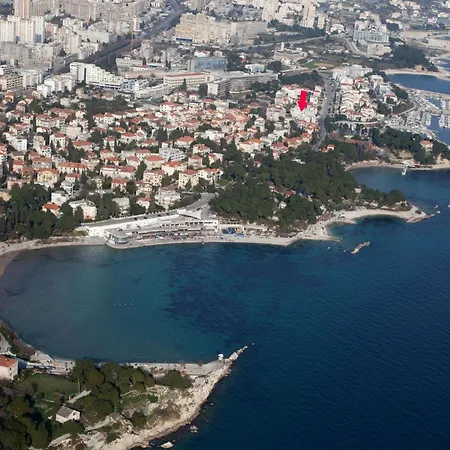 Apartments&rooms Tudor *